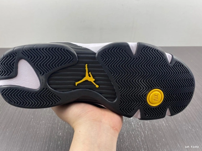 487471- 14 Retro Jordan 700 Laney ModernLook 1216